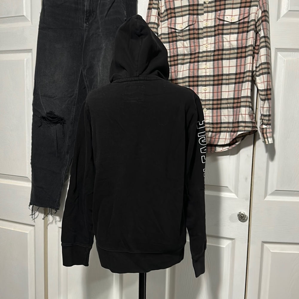 Women's American Eagle "Super Soft" Black Sweater - Picture 5 of 9